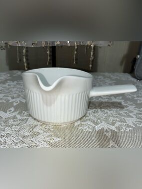 Vintage Johnson Brothers MCM White Ironstone Saucepan Server 60’s/70’s EUC